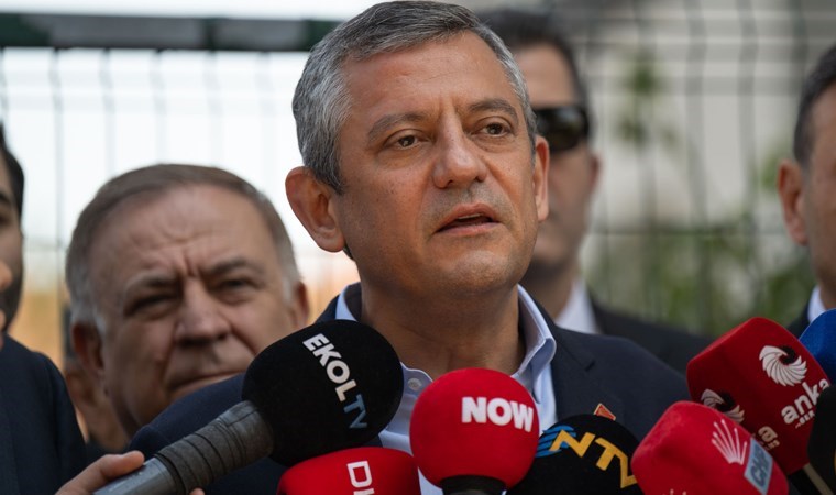 Özgür Özel Van'da... Saat 12.00'yi işaret etti: 'Önemli mesajlarımız olacak...'